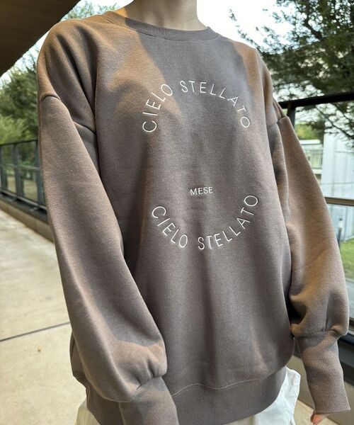 Green Parks(グリーンパークス)の「サークル刺繍スウェット(スウェット・レディース・ブラウン/ピンク/ホワイト系その他・FREE)」の3枚目の写真