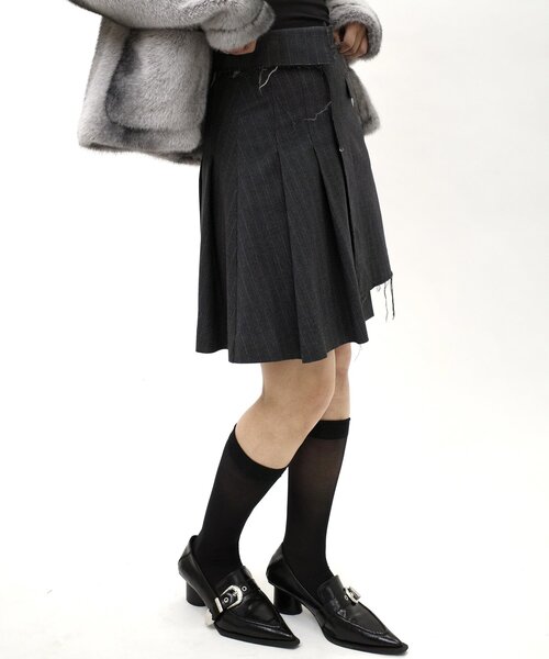 WHO'S WHO gallery（フーズフーギャラリー）の「【SixM/シックスエム】アシメデザインミニスカート（スカート・レディース・チャコールグレー/ブラック・FREE）」の10枚目の写真