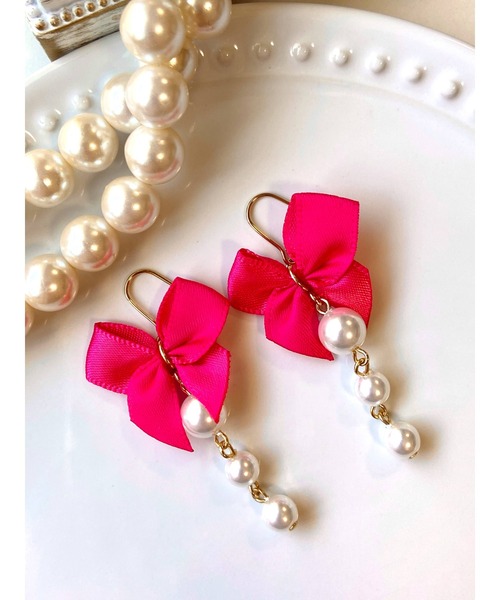 VIBGYOR(ヴィブジョー)の「【MUURABBTI】リボンとパールの可愛いピアス(MA)(ピアス(両耳用)・レディース・ネイビー/グリーン/ピンク/ボルドー/パープル/イエロー/ブルー/ブラック/ピンク系その他・FREE)」の8枚目の写真