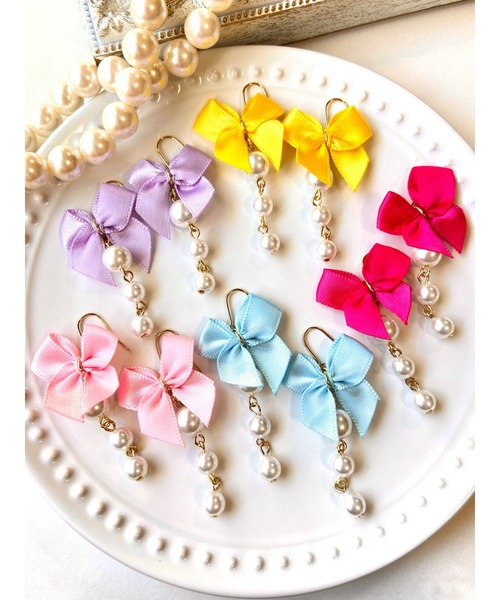 VIBGYOR(ヴィブジョー)の「【MUURABBTI】リボンとパールの可愛いピアス(MA)(ピアス(両耳用)・レディース・ネイビー/グリーン/ピンク/ボルドー/パープル/イエロー/ブルー/ブラック/ピンク系その他・FREE)」の12枚目の写真