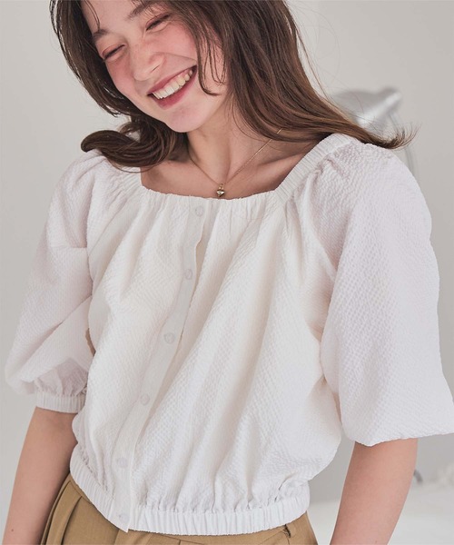 titivate(ティティベイト)の「スクエアネックパフシルエットトップス(Tシャツ/カットソー・レディース・オフホワイト/ブラック/オレンジ・L/M/S)」の2枚目の写真