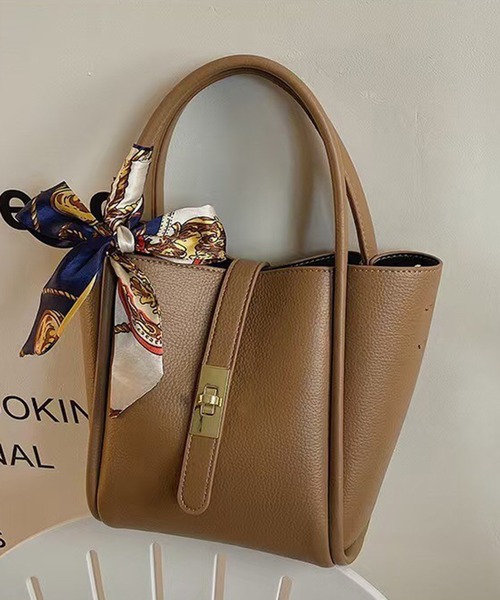 folka(フォルカ)の「3ー11E100 スカーフ付き 2way PU レザー ハンドバッグ ショルダーバッグ(ハンドバッグ・レディース・ブラウン/グレイッシュベージュ/ブラック・ONESIZE)」の3枚目の写真