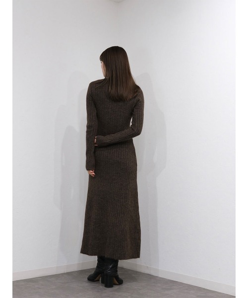 Reurie'(レウリィ)の「フロントボタンリブニットワンピース/front button rib knit onepiece 長袖 ロング丈 Vネック きれいめ シンプル モード カジュアル ブラウン ブラック メランジ(ワンピース・レディース・ブラウン/チャコールグレー・FREE)」の16枚目の写真
