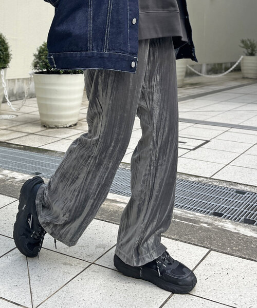 CPCM（シーピーシーエム）の「クラッシュベロアパンツ（その他パンツ・レディース・ブラウン/グリーン/ブラック/グレー・MEDIUM/LARGE）」の3枚目の写真