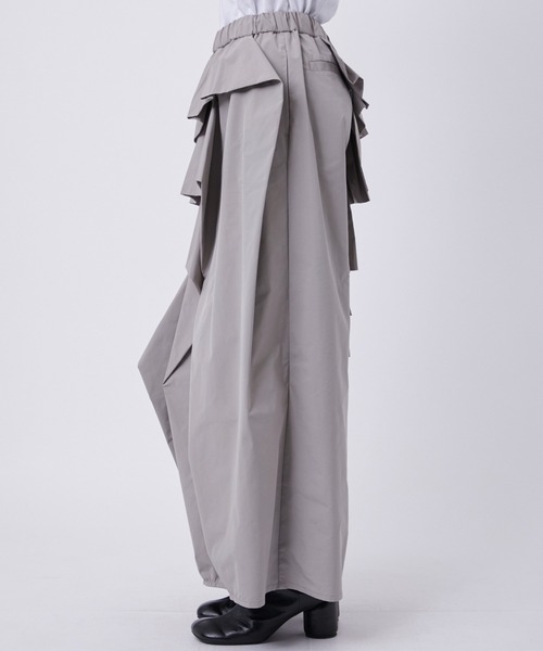 TAAKK（ターク）の「RUFFLE PANTS（その他パンツ・レディース・ブラック/グレー・3/1）」の5枚目の写真