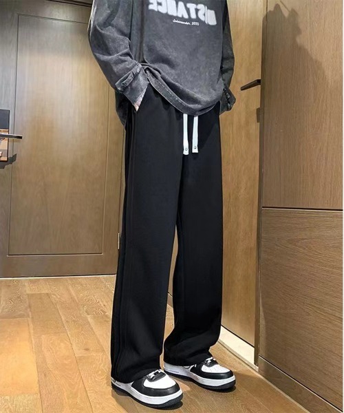 NEW GENTLEMAN(ニュージェントルマン)の「ビバリー タックライン ルーズ スウェットパンツ(スウェットパンツ・メンズ・ブラック/グレー・S/M/L)」の8枚目の写真