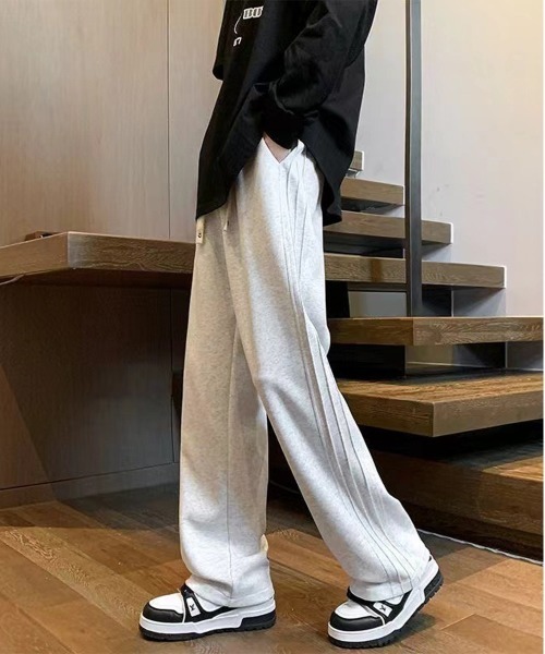 NEW GENTLEMAN(ニュージェントルマン)の「ビバリー タックライン ルーズ スウェットパンツ(スウェットパンツ・メンズ・ブラック/グレー・S/M/L)」の14枚目の写真
