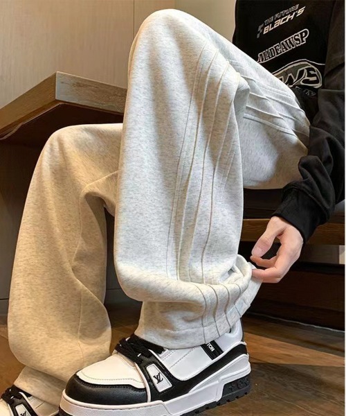 NEW GENTLEMAN(ニュージェントルマン)の「ビバリー タックライン ルーズ スウェットパンツ(スウェットパンツ・メンズ・ブラック/グレー・S/M/L)」の13枚目の写真