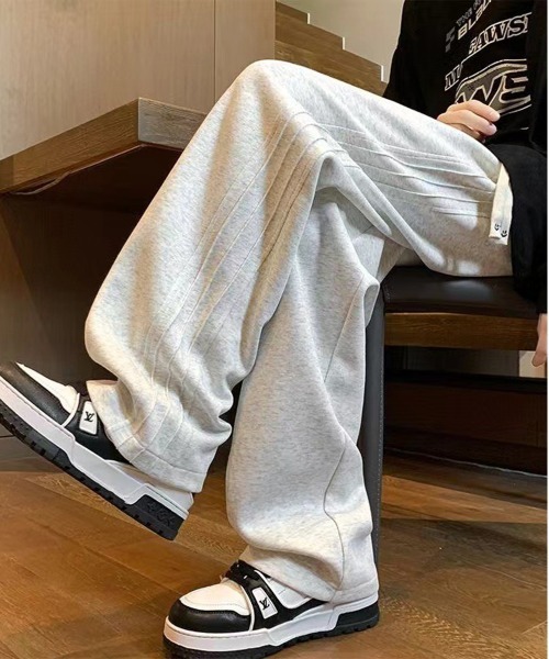 NEW GENTLEMAN(ニュージェントルマン)の「ビバリー タックライン ルーズ スウェットパンツ(スウェットパンツ・メンズ・ブラック/グレー・S/M/L)」の12枚目の写真