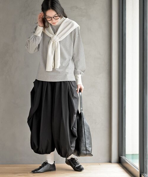 rps（アールピーエス）の「ボリュームスリーブリブハイネックロンＴ（Tシャツ/カットソー・レディース・ブラック/オフホワイト/ホワイト系その他2/ホワイト系その他3/ホワイト系その他4/アイボリー/ブラック系その他2・フリー）」の15枚目の写真