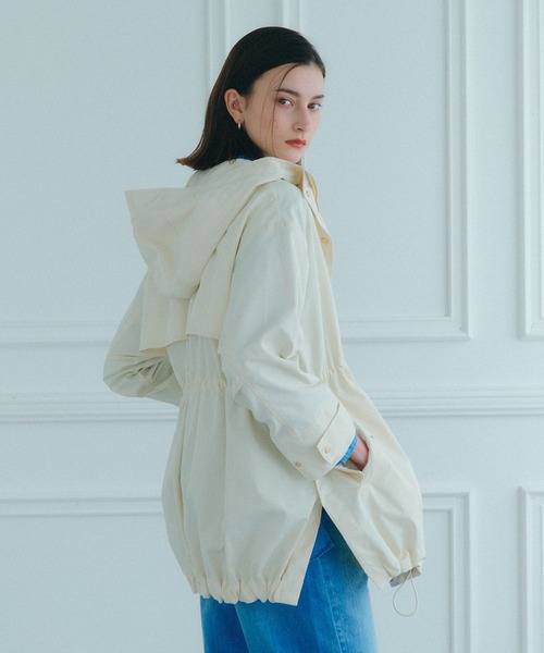 YECCA VECCA(イェッカヴェッカ)の「撥水ミドル丈マウンテンパーカー(マウンテンパーカー・レディース・ベージュ/ネイビー/アイボリー・FREE)」の7枚目の写真