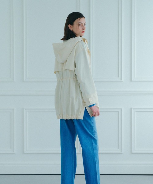 YECCA VECCA(イェッカヴェッカ)の「撥水ミドル丈マウンテンパーカー(マウンテンパーカー・レディース・ベージュ/ネイビー/アイボリー・FREE)」の12枚目の写真