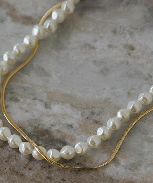 SMELLY（スメリー）の「パールスネークチェーン2セットネックレス（ネックレス・レディース・アイボリー・-）」の2枚目の写真