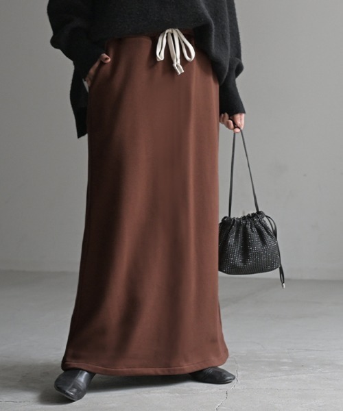 HUG.U（ハグユー）の「おしゃラク。 スウェットロングスカート 選べる2丈（スカート・レディース・カーキ/ブラック/グレー/ブラウン/グレー系その他/グレー系その他2/ブルー/ブラック系その他・トール丈/レギュラー丈）」の7枚目の写真