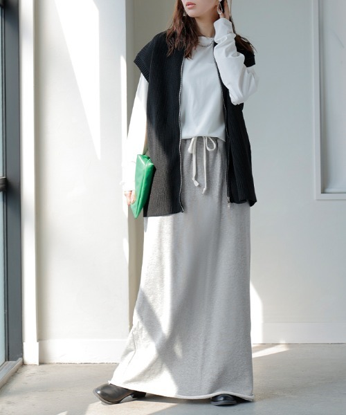 HUG.U（ハグユー）の「おしゃラク。 スウェットロングスカート 選べる2丈（スカート・レディース・カーキ/ブラック/グレー/ブラウン/グレー系その他/グレー系その他2/ブルー/ブラック系その他・トール丈/レギュラー丈）」の4枚目の写真