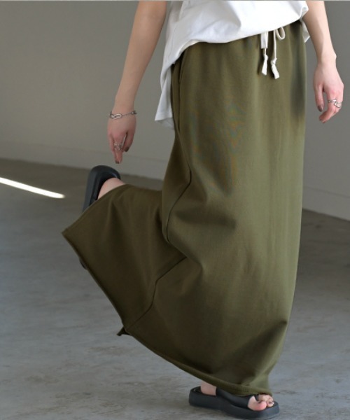 HUG.U（ハグユー）の「おしゃラク。 スウェットロングスカート 選べる2丈（スカート・レディース・カーキ/ブラック/グレー/ブラウン/グレー系その他/グレー系その他2/ブルー/ブラック系その他・トール丈/レギュラー丈）」の17枚目の写真