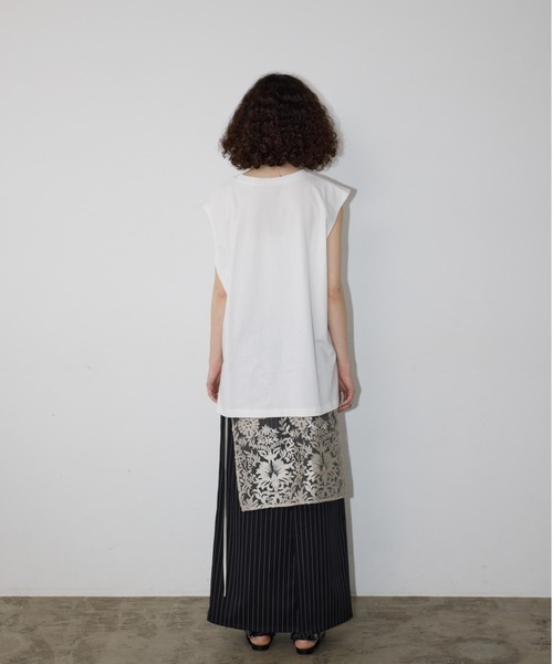 AIC.(エーアイシー)の「箔プリントオーバーサイズノースリトップス(Tシャツ/カットソー・レディース・オフホワイト/チャコールグレー/ブラウン・FREE)」の21枚目の写真