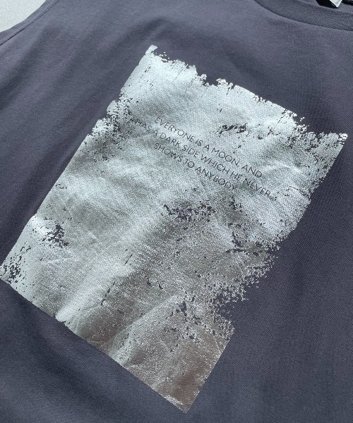 AIC.(エーアイシー)の「箔プリントオーバーサイズノースリトップス(Tシャツ/カットソー・レディース・オフホワイト/チャコールグレー/ブラウン・FREE)」の5枚目の写真