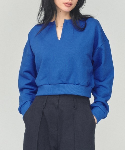 BLUE×PALANG(ブルーパラン)の「【ZOZOTOWN限定カラー】LOGO CROPPED SWEAT(スウェット・レディース・ネイビー/ロイヤルブルー/アイボリー/ライトブルー・FREE)」の4枚目の写真
