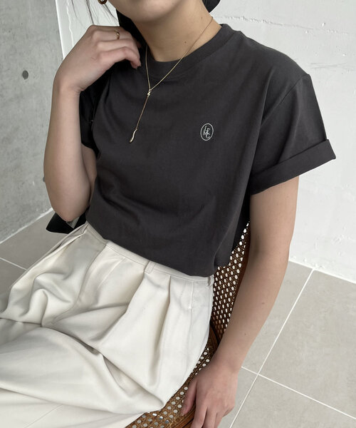 CAPRICIEUX LE'MAGE（カプリシューレマージュ）の「【サイズ展開あり】1ポイントTシャツ（Tシャツ/カットソー・レディース・ベージュ/ホワイト/ライトグレー/ブラック/チャコールグレー・SMALL/MEDIUM）」の19枚目の写真