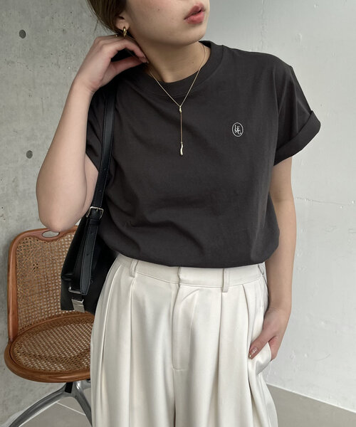 CAPRICIEUX LE'MAGE（カプリシューレマージュ）の「【サイズ展開あり】1ポイントTシャツ（Tシャツ/カットソー・レディース・ベージュ/ホワイト/ライトグレー/ブラック/チャコールグレー・SMALL/MEDIUM）」の22枚目の写真