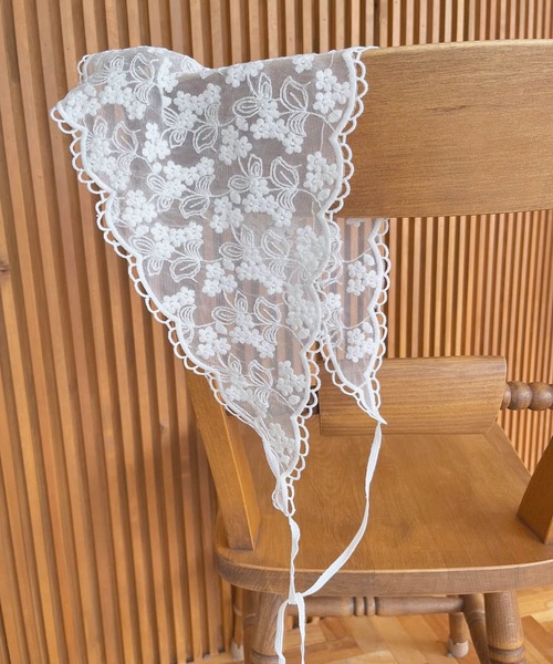 SMELLY(スメリー)の「レースバブーシュカ(バンダナ/スカーフ・レディース・オフホワイト・-)」の4枚目の写真