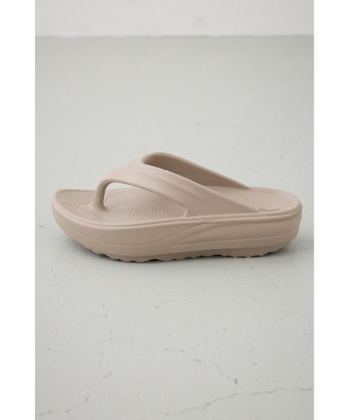 AZUL by moussy（アズールバイマウジー）の「ラクフィールプラットフォームトングサンダル（サンダル・レディース・ブラック/ベージュ・SMALL/MEDIUM/LARGE）」の21枚目の写真