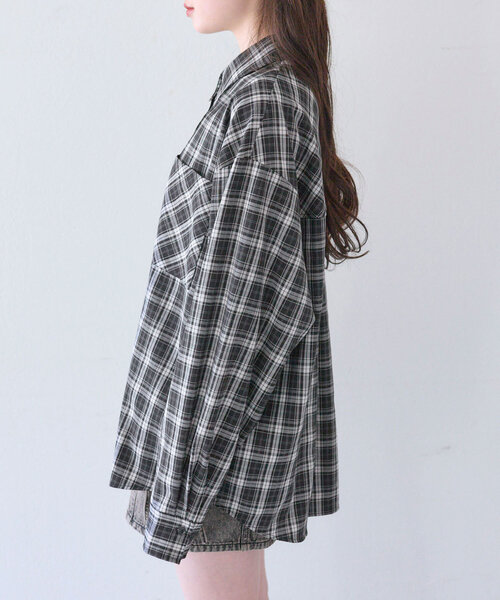 OLIVE des OLIVE(オリーブデオリーブ)の「Bigシャツ(シャツ/ブラウス・レディース・サックスブルー/ブラック/イエロー/ミント/ブラウン・FREE)」の12枚目の写真