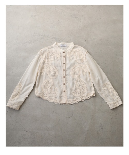 cawaii(カワイイ)の「浮かびあがるレリーフ調ペイズリーのシアーシャツトップス(シャツ/ブラウス・レディース・ベージュ・FREE)」の17枚目の写真