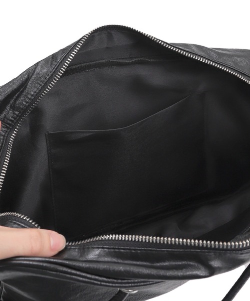 Figments（フィグメンツ）の「グロッシー合皮ボストン（ショルダーバッグ・レディース・ブラック・FREE）」の11枚目の写真