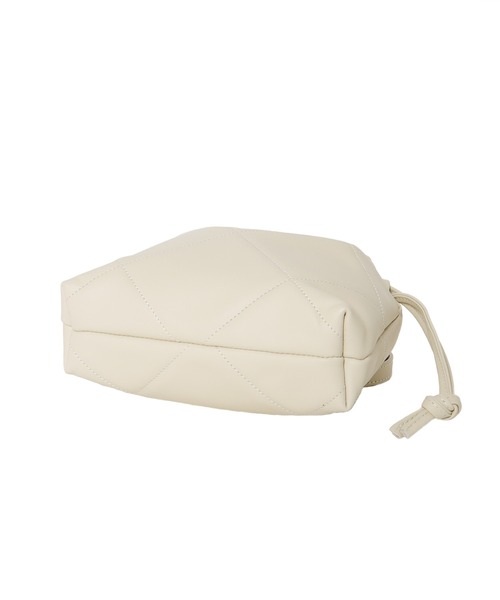 INNUE(イヌエ)の「INNUE / quilting tote(キルティングトートバッグ)(トートバッグ・レディース・ブラック/ホワイト・FREE)」の4枚目の写真
