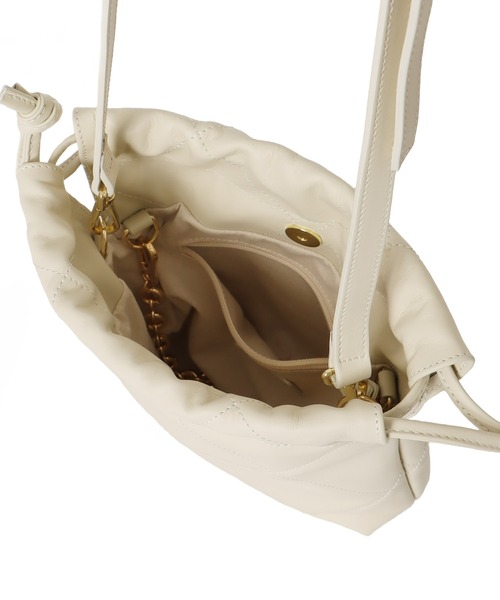 INNUE(イヌエ)の「INNUE / quilting tote(キルティングトートバッグ)(トートバッグ・レディース・ブラック/ホワイト・FREE)」の6枚目の写真