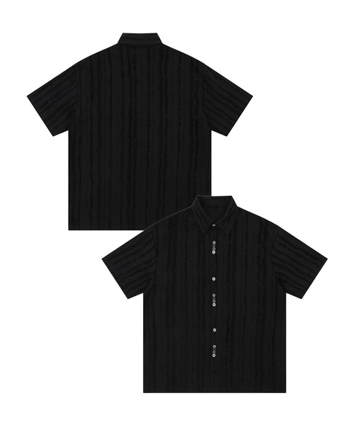aimoha(アイモハ)の「エンボスデザインボタンシャツ (SS)(シャツ/ブラウス・メンズ・ライトベージュ/ブラック・MEDIUM/LARGE)」の1枚目の写真