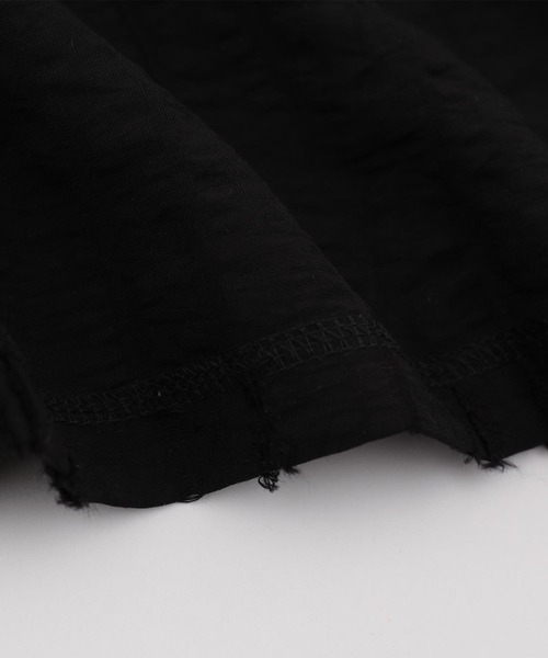 aimoha(アイモハ)の「エンボスデザインボタンシャツ (SS)(シャツ/ブラウス・メンズ・ライトベージュ/ブラック・MEDIUM/LARGE)」の4枚目の写真