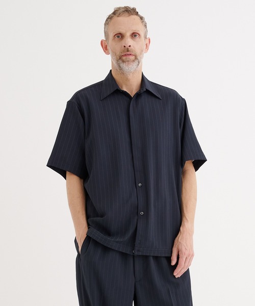 RAINMAKER（レインメーカー）の「【RAINMAKER/レインメーカー】別注 REGULAR COLLAR S/S SHIRT（シャツ/ブラウス・メンズ・ストライプ/ブラック/グレー・4/3）」の3枚目の写真