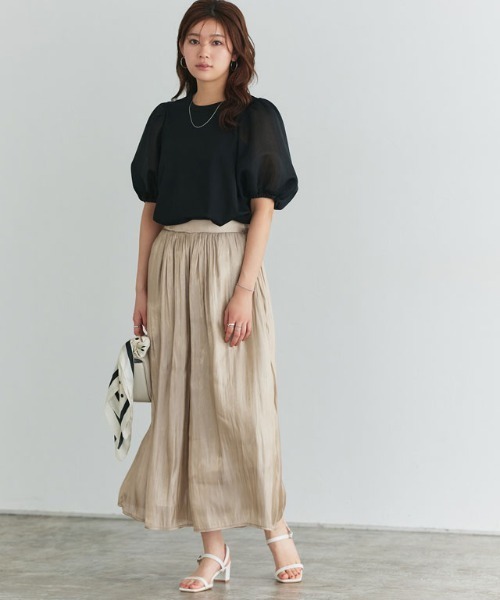 Pierrot(ピエロ)の「シャイニーサテンワイドパンツ(その他パンツ・レディース・ライトグレー/ベージュ系その他・M/L)」の10枚目の写真