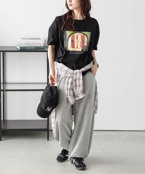 La-gemme(ラジェム)の「フォトプリント Tシャツ(Tシャツ/カットソー・レディース・ホワイト系1/ホワイト系2/ブラック系1/ブラック系2/ホワイト系3/ブラック系3/ブラック系4/ホワイト系4・フリー)」の22枚目の写真