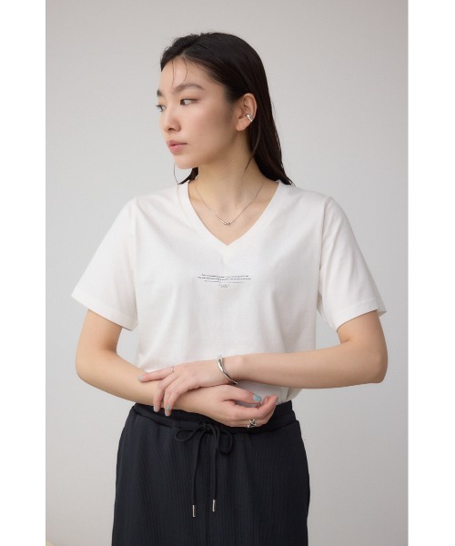 AZUL by moussy（アズールバイマウジー）の「チェストメッセージロゴTシャツ（Tシャツ/カットソー・レディース・オフホワイト/レッド/ブラック/ライトグレー・SMALL/MEDIUM）」の6枚目の写真
