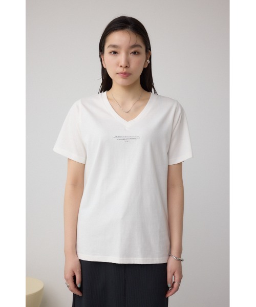 AZUL by moussy（アズールバイマウジー）の「チェストメッセージロゴTシャツ（Tシャツ/カットソー・レディース・オフホワイト/レッド/ブラック/ライトグレー・SMALL/MEDIUM）」の8枚目の写真