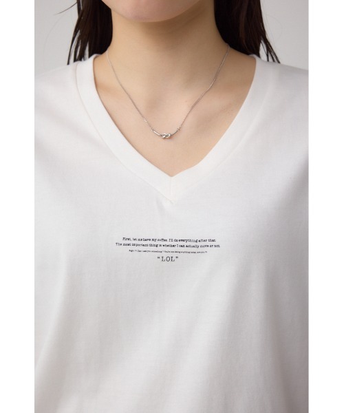 AZUL by moussy（アズールバイマウジー）の「チェストメッセージロゴTシャツ（Tシャツ/カットソー・レディース・オフホワイト/レッド/ブラック/ライトグレー・SMALL/MEDIUM）」の11枚目の写真