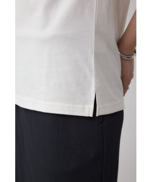 AZUL by moussy（アズールバイマウジー）の「チェストメッセージロゴTシャツ（Tシャツ/カットソー・レディース・オフホワイト/レッド/ブラック/ライトグレー・SMALL/MEDIUM）」の13枚目の写真