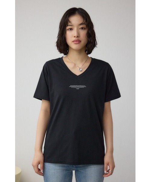 AZUL by moussy（アズールバイマウジー）の「チェストメッセージロゴTシャツ（Tシャツ/カットソー・レディース・オフホワイト/レッド/ブラック/ライトグレー・SMALL/MEDIUM）」の17枚目の写真