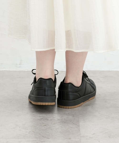 Honeys(ハニーズ)の「シンプルコートスニーカー(スニーカー・レディース・ブラック/ホワイト/ホワイト×ブラック・LL/S/M/L)」の14枚目の写真