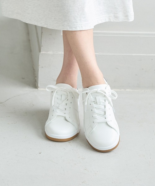 Honeys(ハニーズ)の「シンプルコートスニーカー(スニーカー・レディース・ブラック/ホワイト/ホワイト×ブラック・LL/S/M/L)」の15枚目の写真