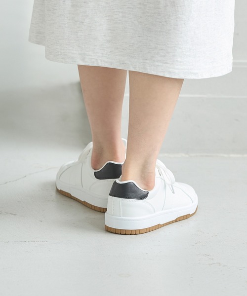 Honeys(ハニーズ)の「シンプルコートスニーカー(スニーカー・レディース・ブラック/ホワイト/ホワイト×ブラック・LL/S/M/L)」の17枚目の写真