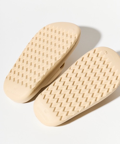 MEI（メイ）の「【 MEI / メイ 】 レディース トングサンダル TONG SANDAL（サンダル・レディース・ベージュ/ブラック・LARGE/MEDIUM/SMALL）」の14枚目の写真