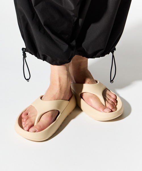 MEI（メイ）の「【 MEI / メイ 】 レディース トングサンダル TONG SANDAL（サンダル・レディース・ベージュ/ブラック・LARGE/MEDIUM/SMALL）」の7枚目の写真
