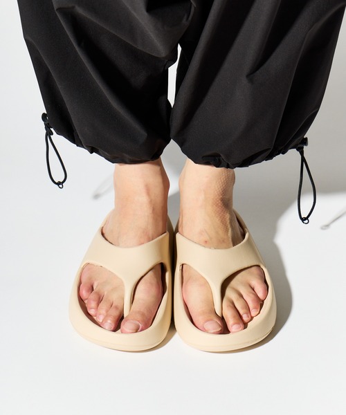 MEI（メイ）の「【 MEI / メイ 】 レディース トングサンダル TONG SANDAL（サンダル・レディース・ベージュ/ブラック・LARGE/MEDIUM/SMALL）」の8枚目の写真