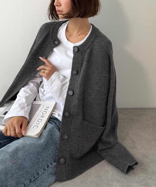 classicalelf（クラシカルエルフ）の「絶妙なすっきりシルエットで、華奢感がかなう。エポレットスリーブボーダーニットカーディガン（カーディガン/ボレロ・レディース・チャコール/ブラック×グレー/ネイビー×ホワイト/ホワイト×ネイビー/グレイッシュベージュ・X-LARGE/SMALL/MEDIUM/LARGE）」の8枚目の写真