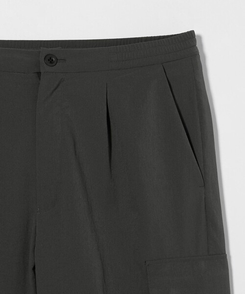 UNITED ARROWS（ユナイテッドアローズ）の「DotAir ドットエア カーゴ イージーパンツ -吸水速乾 ストレッチ-（カーゴパンツ・メンズ・ブラック/ダークグレー・M/XL/S/L）」の15枚目の写真